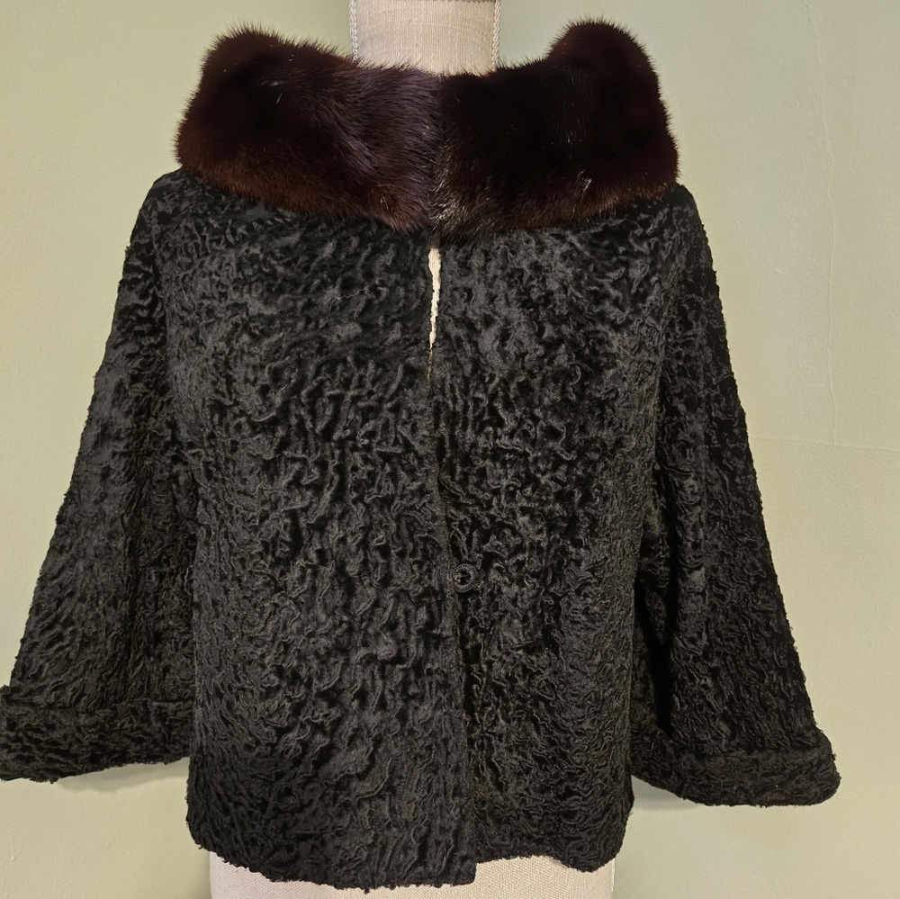 Label Authority 1950s Black with Lambskin Fur Collar Swing Woman's Coat